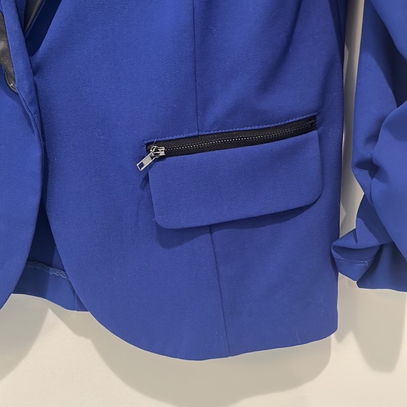 Royal Blue Blazer with Leather trim, 3/4 length sleeves with zipper pockets - Picture 4 of 6